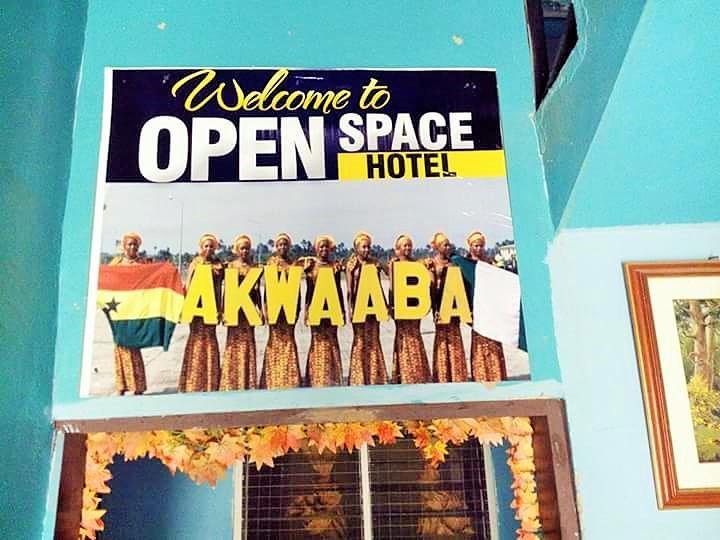 Open Space Hotel Кумаси Екстериор снимка